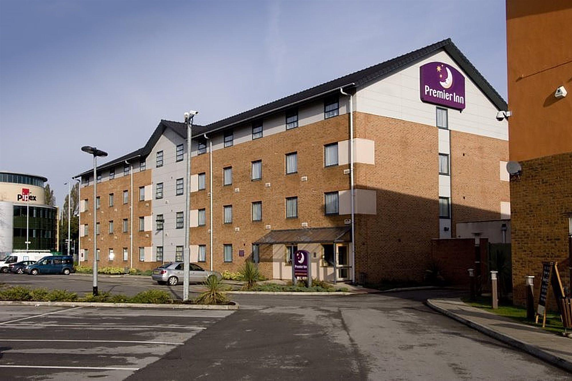 Premier Inn Manchester West Didsbury 외부 사진
