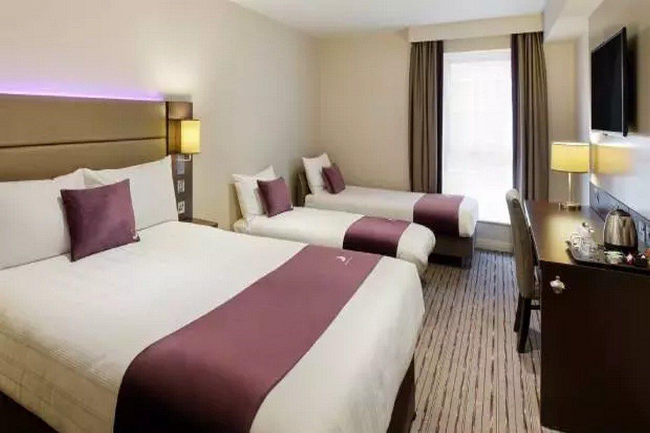 Premier Inn Manchester West Didsbury 외부 사진
