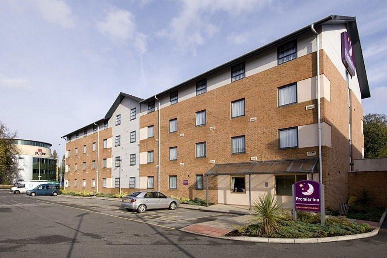Premier Inn Manchester West Didsbury 외부 사진